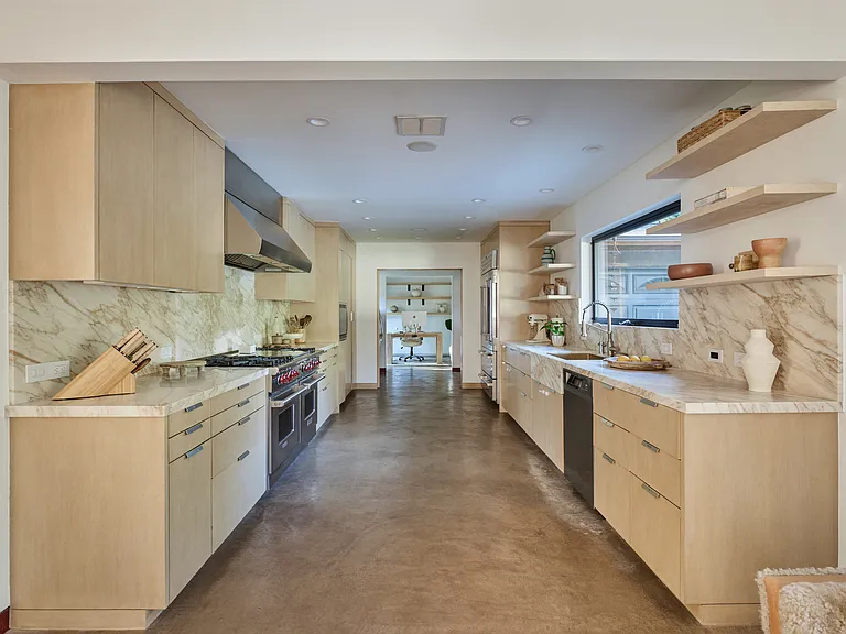 8052 Woodrow Wilson Dr — Photo 10