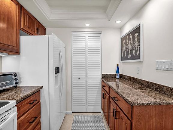 4th image of 591 Seaview CT #A-504