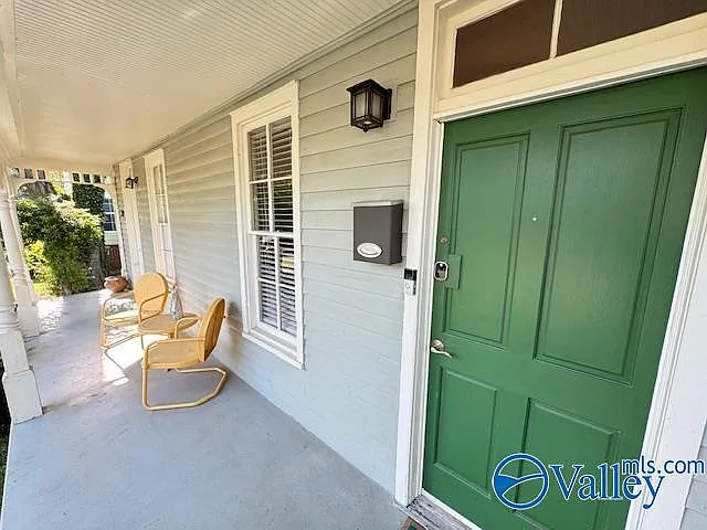 3 bed, 2.0 bath, 1256 sqft, $1,795 — Photo 3