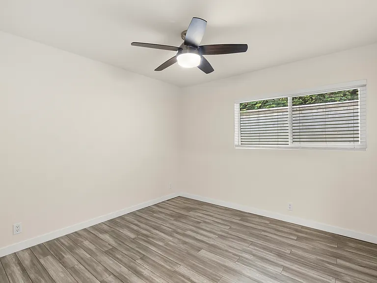 13651 Olympic Ave — Photo 12
