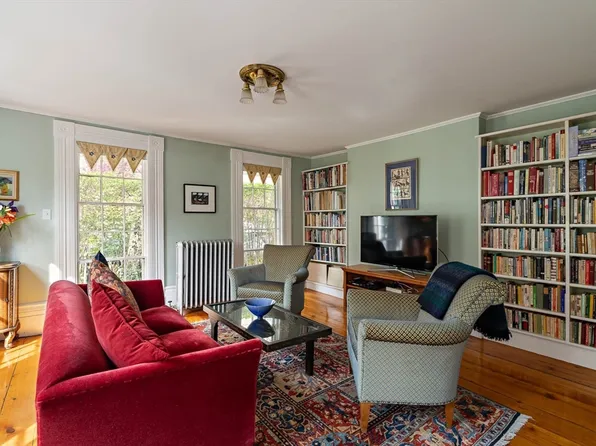 636 Green St Unit 636, Cambridge, MA 02139