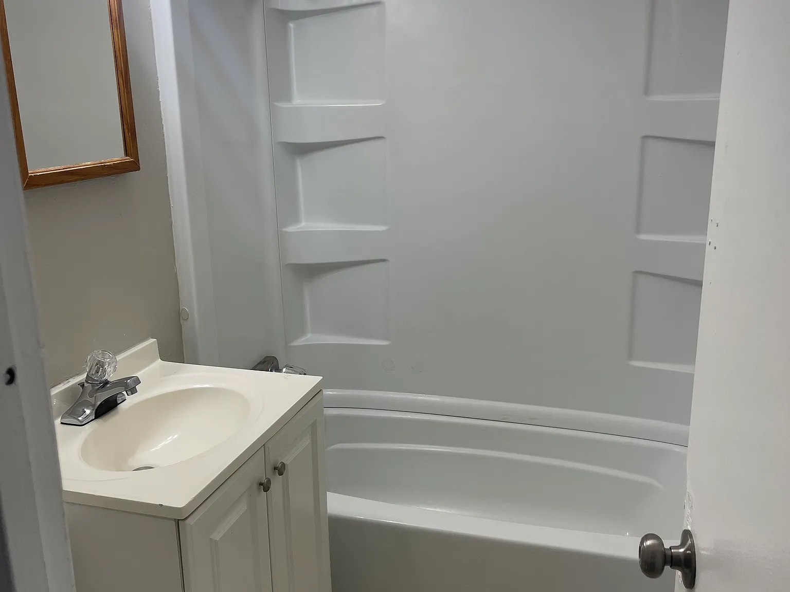 2709 Somerton Dr — Photo 2
