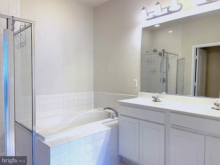 12004 Grenshaw Dr — Photo 17