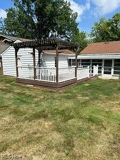 3rd image of 109 E Woodland Ave