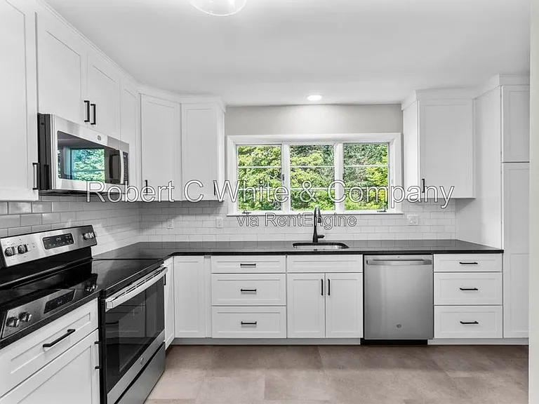 851 Ward Ln — Photo 6