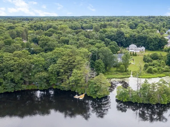 536 Fisher St, Walpole, MA 02081