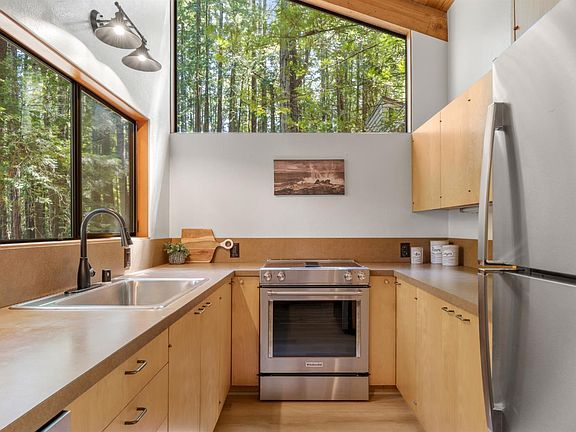 5th image of 36437 East Ridge Road