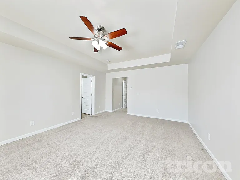 1095 Lear Dr — Photo 8