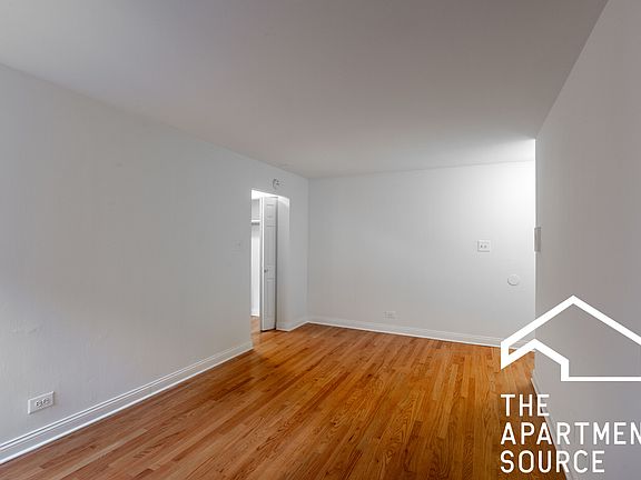5th image of 3710 N Pine Grove Ave APT 411