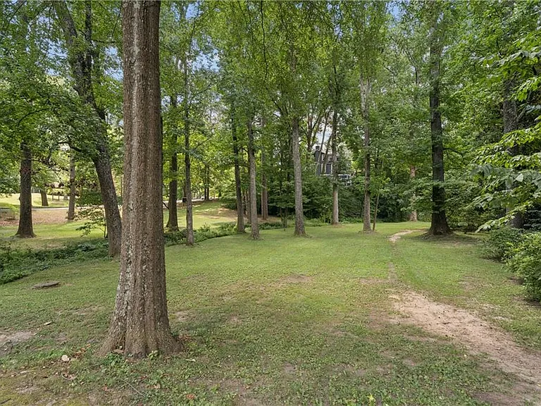 11 Polo Dr NE — Photo 21