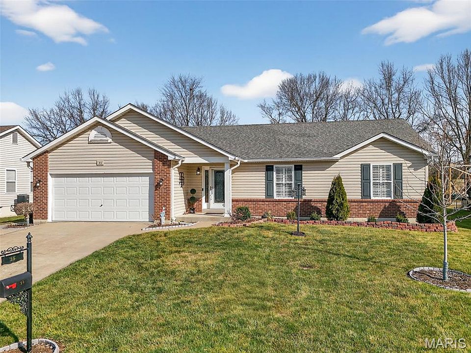 1st image of 35 Swaying Pine Ln