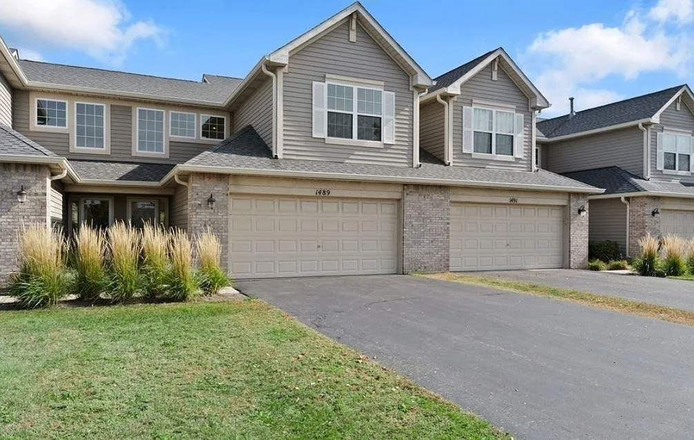 2 bed, 2.5 bath, 1500 sqft, $2,400 — Photo 1