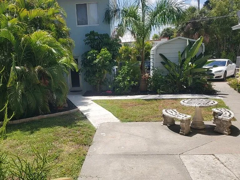 457 W Marion Ave #B — Photo 4