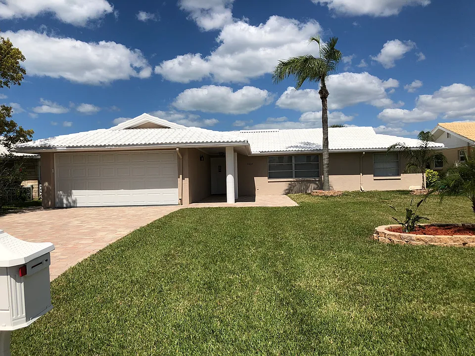4037 Topsail Trl