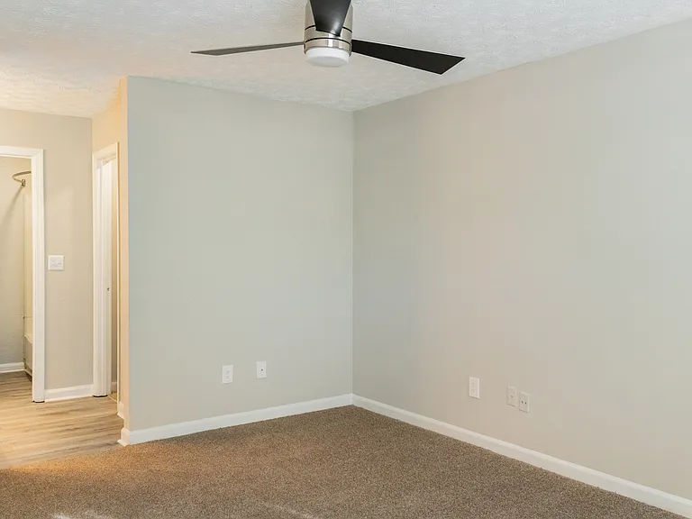 Twin Springs Apartments — Photo 29