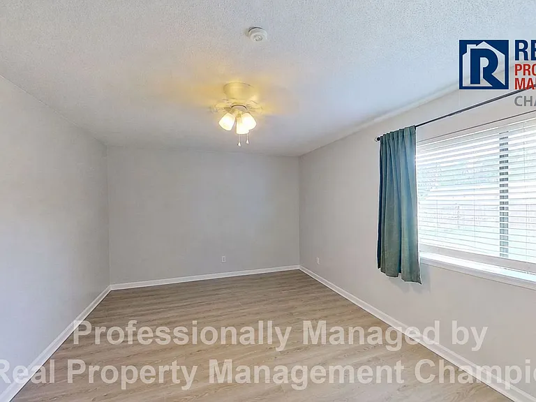 301 Dennis Rd — Photo 4