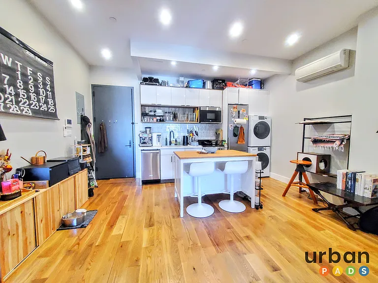 698 Flushing Ave #2R — Photo 2