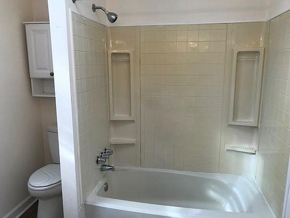 3rd image of 270 Pam Ln