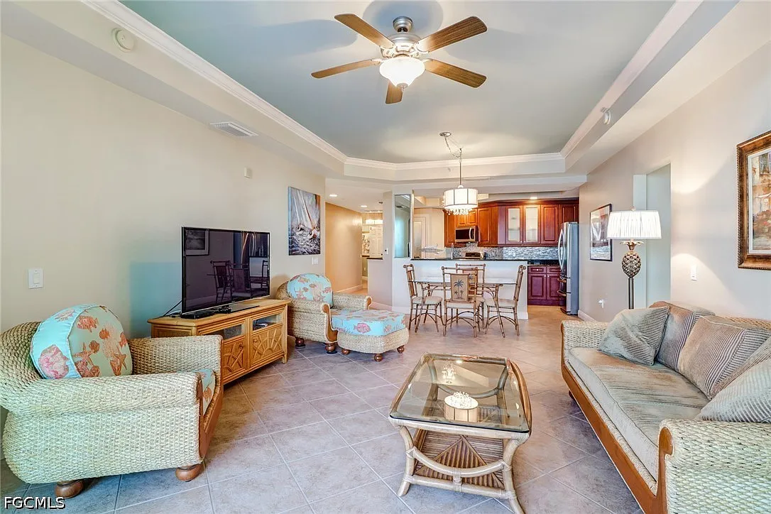 3 bed, 2.0 bath, 1408 sqft, $5,500 — Photo 4