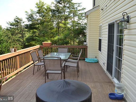 5th image of 527 Melchers Dr