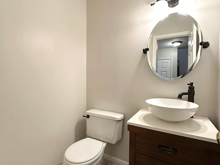 5700 Medallion Ct — Photo 36