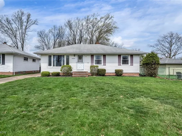 29597 Shaker Dr, Wickliffe, OH 44092
