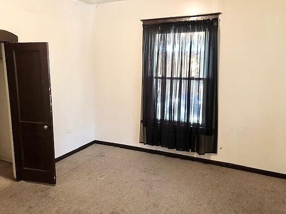 5th image of 843 Franklin St SE