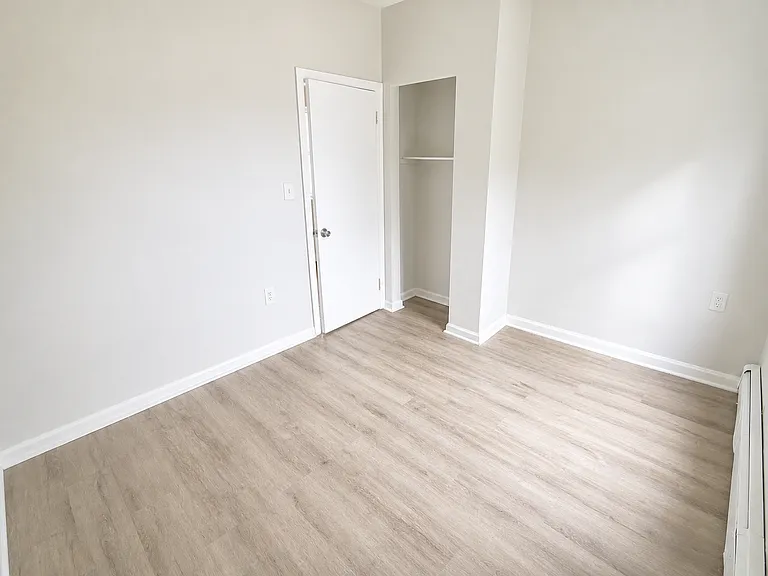 686 Summer Ave #6 — Photo 6