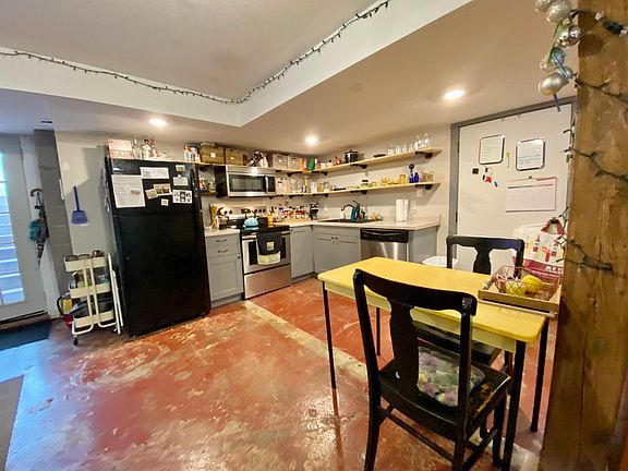 5th image of 321 N 2nd St #1/2