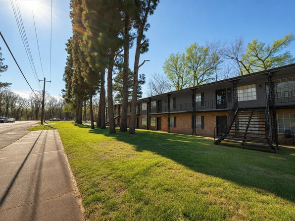 Spacious 2 Bedroom Apartments in Raleigh Raleigh Pines