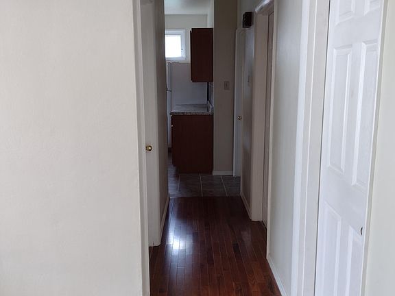 3rd image of 4742 Hannover Rear St