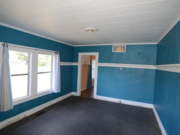 3rd image of 21 Lakeville Street