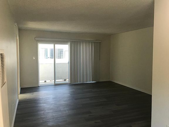 2nd image of 5239 Lindley Ave APT 5