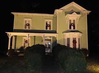 230 N Main St, Halifax, VA 24558