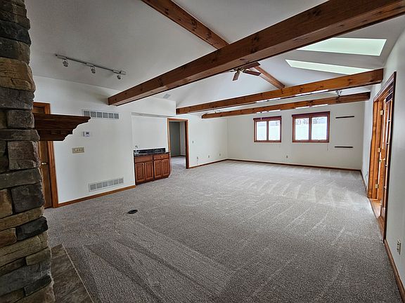 4th image of 102 Queenswood Dr