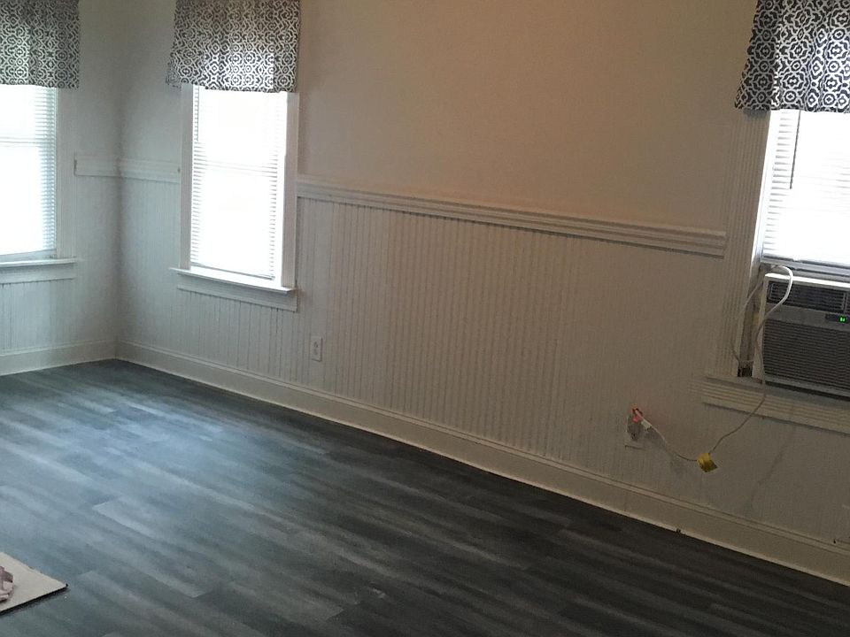 2nd image of 238 Dixon St