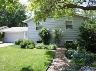 4209 S Lewis Ave, Sioux Falls, SD 57103