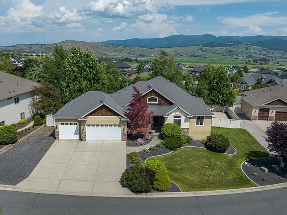 2nd image of 2411 S Windsor Dr