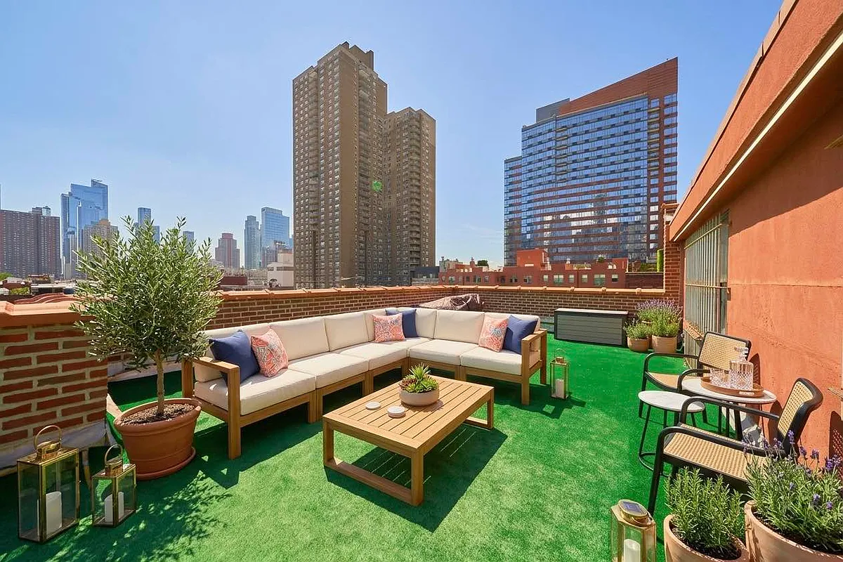 458 West 52nd Street PHB