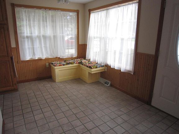 4th image of 517 E Avenue A
