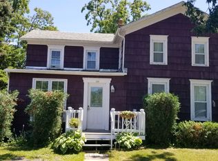 105 Ray St, Sackets Harbor, NY 13685