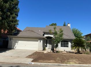 9154 N Backer Ave, Fresno, CA 93720