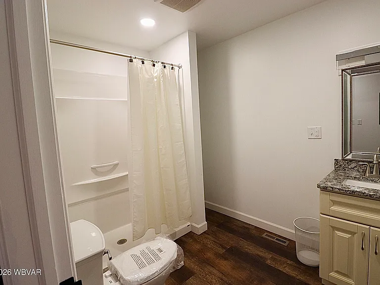 17 Lindbergh Ave — Photo 9