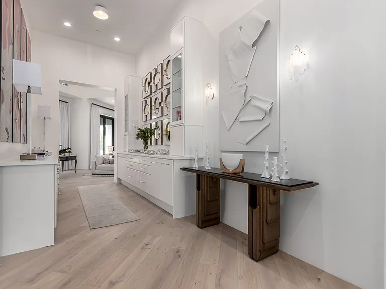 N 65th Pl — Photo 9