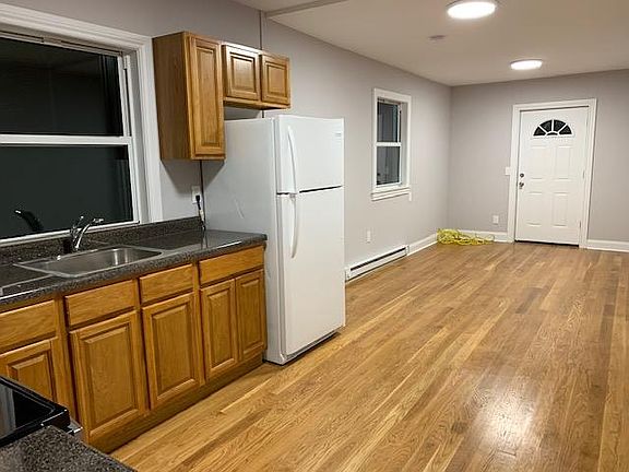 3rd image of 12 Osborne St #1A