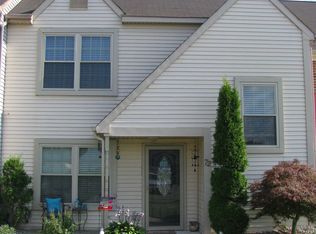 72 Meeting House Ln, Turnersville, NJ 08012