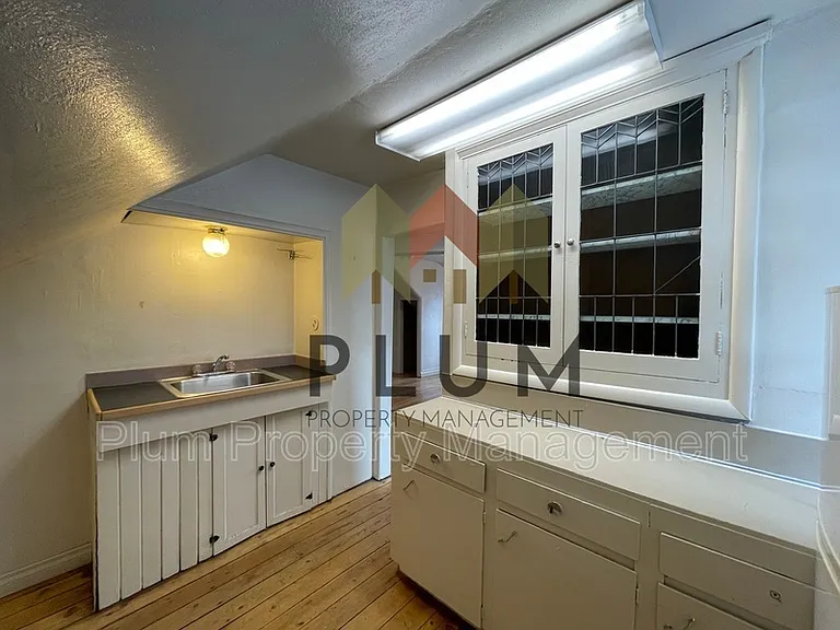807 Bulwer St #B — Photo 12