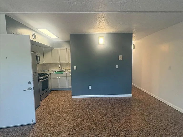 2060 Washington Ave — Photo 9