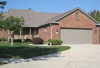 1616 Lakeside Dr photo 1