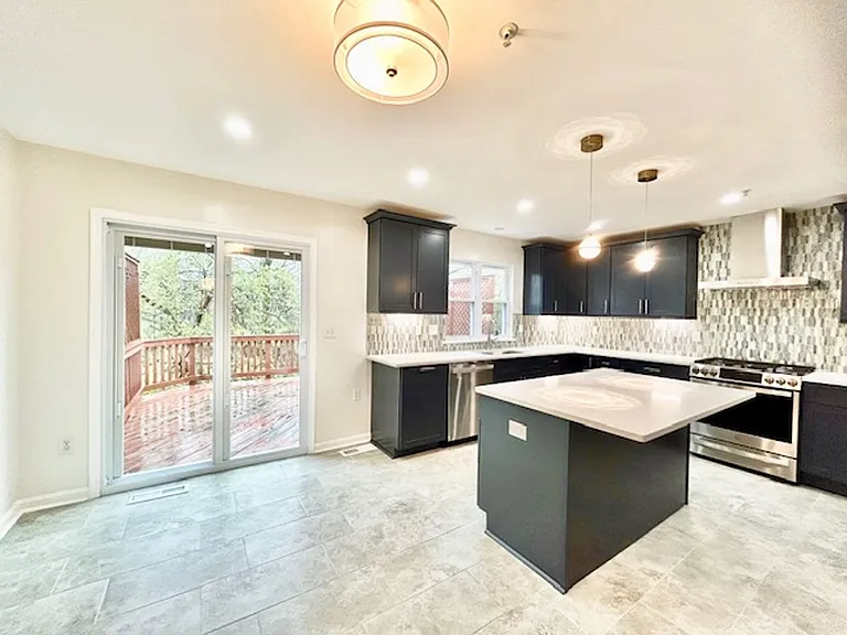 1803 Staley Manor Dr — Photo 6
